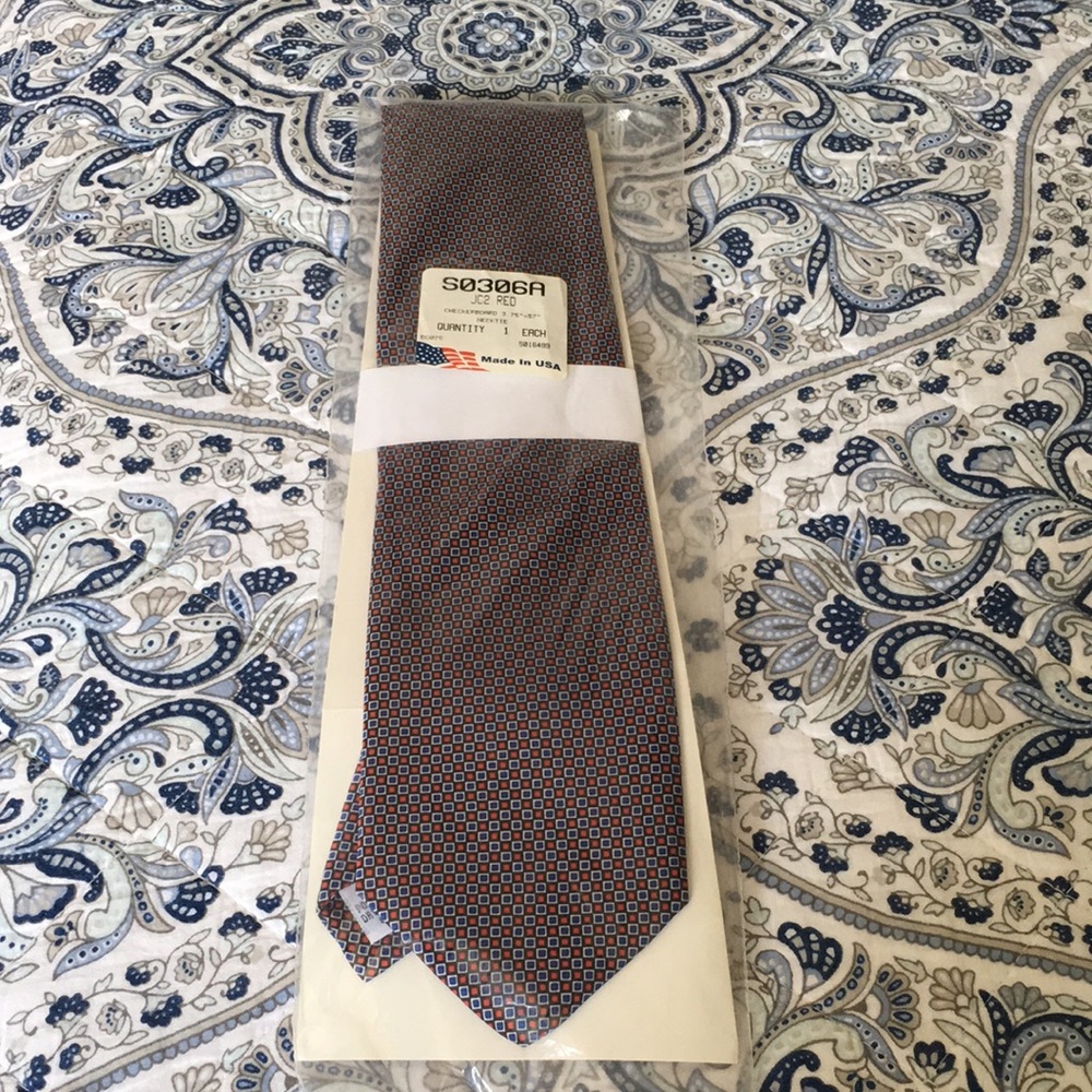 CHECKERBOARD NECKTIE - Picture 1 of 5